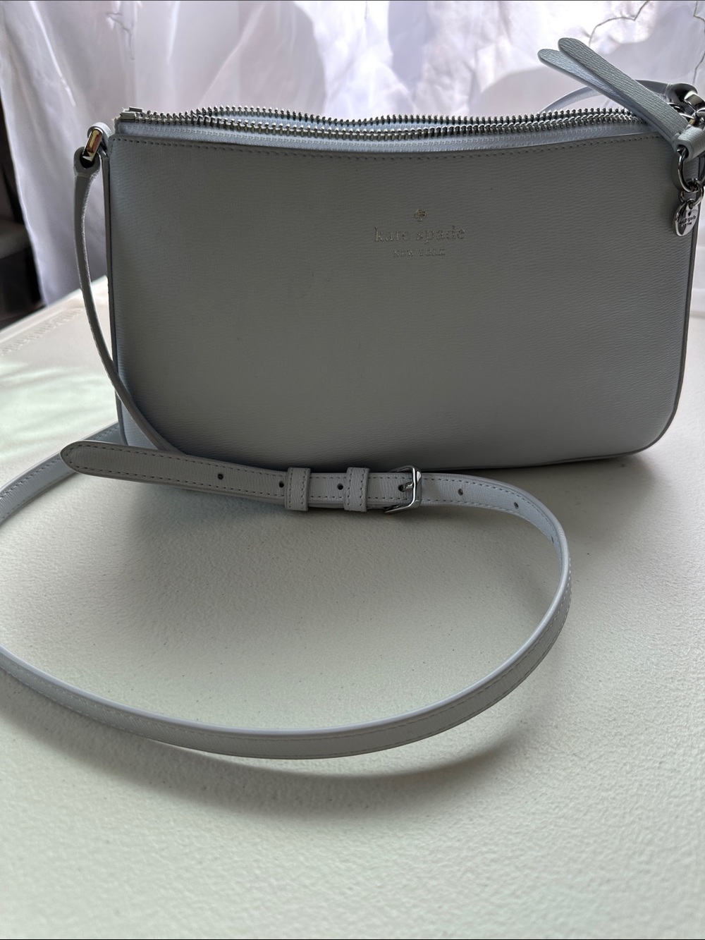 kate spade Light Blue Gray Leather Zip Crossbody EUC